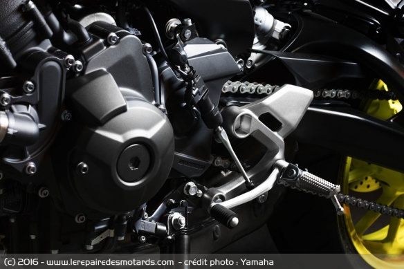 La MT-09 se pare d'un shifter QSS La MT-09 se pare d'un shifter QSS