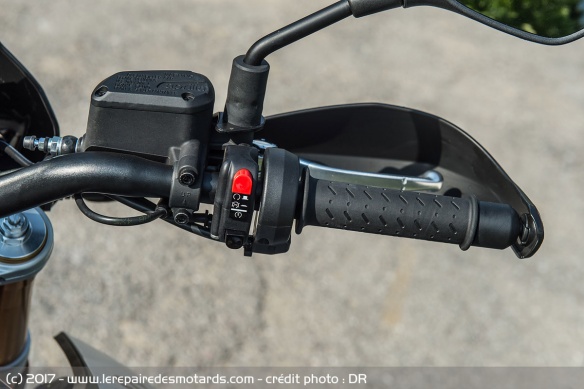 L'électronique est omniprésente, à commencer par l'accélérateur Ride-by-Wire de dernière génération