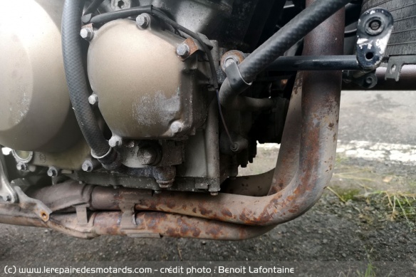 Echappement rouillé de la ZX6r 636