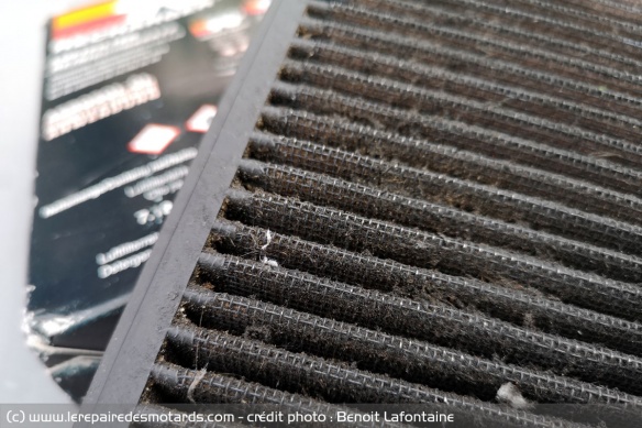 Filtre à air encrassé. Un réel besoin de nettoyage