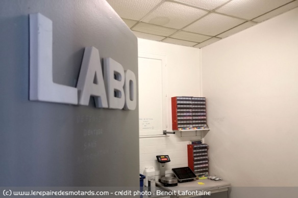 Exite le labo de peinture !