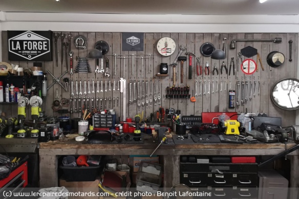 La boite  outils est complte au garage participatif
