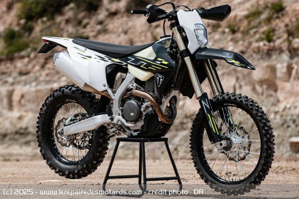 L'enduro Triumph TF 450-E L'enduro Triumph TF 450-E