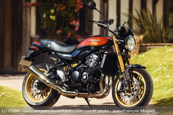 Le roadster n&eacute;o-r&eacute;tro Kawasaki Z900RS SE