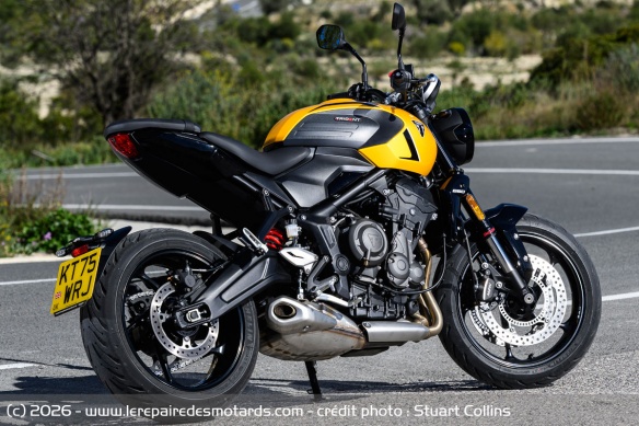 Le trois cylindres gagne en performances puisqu'il reprend la configuration vue sur la Daytona 660
