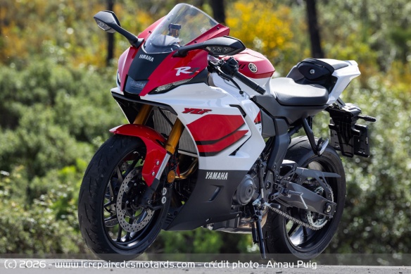 La sportive Yamaha R7