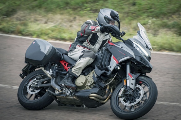 Essai trail Ducati Multistrada V4 S Grand Tour Essai trail Ducati Multistrada V4 S Grand Tour