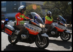 La police en Afrique du Sud (crédit : Werner Vermaak, Flickr)