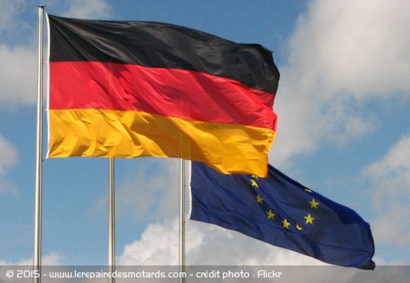 Drapeaux Allemand et Européen