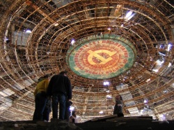 Intérieur de la salle des congrès à Bouzloudja