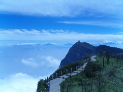 La montagne sacrée d'Emeishan