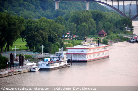 Bateau sur le Mississipi à Saint Paul