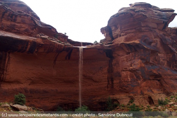 Cascade après un orage au sein du Parc national de Canyonlands 