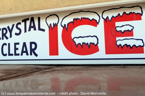 Toute boisson est servie glacée : avec beaucoup de glace
