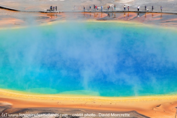 Le Midway Geyser basin
