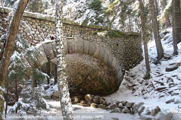 Cobblestone Bridge sous la neige