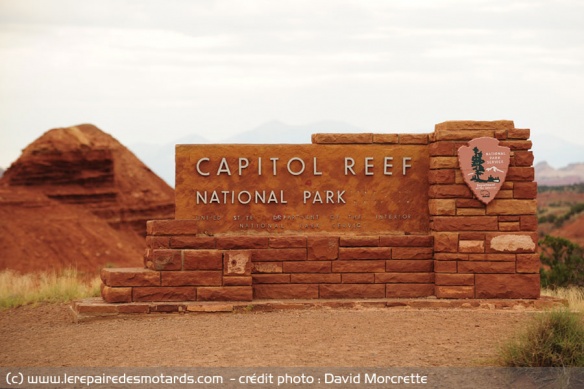 Entrée en pierre du Capitol Reef National Park