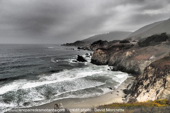 Plage longeant la Pacific Coast Highway