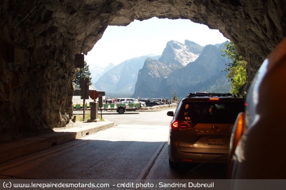 Tunnel au coeur du parc Yosemite