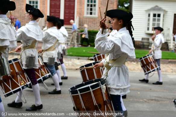Parade dans le village Williamsburg