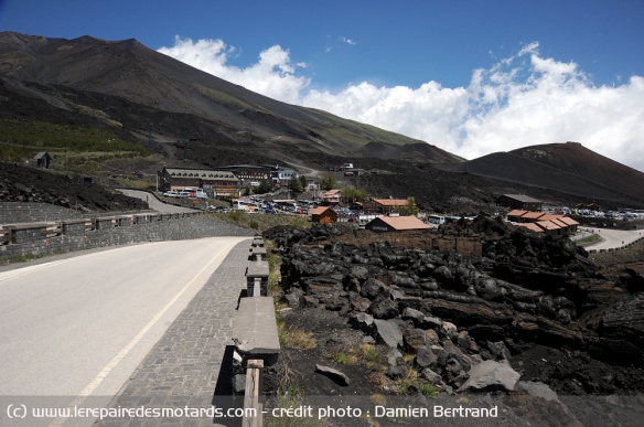 De nombreux touristes viennent faire l'ascension de l'Etna