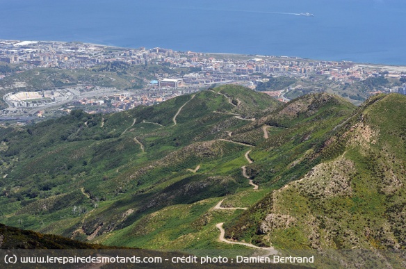 Les collines du Santuario della Madonna di Dinnammare permettent de profiter d'un panorama sur le détroit