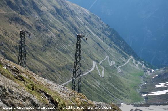 Le Stelvion : plus de 60 lacets jusque l'horizon