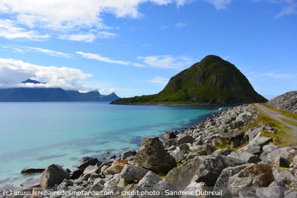 Chemin de randonnee sur la plage a Haukland