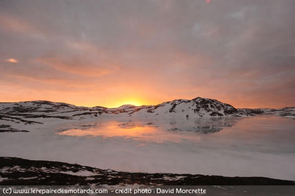 Coucher de soleil, depuis la route allant sur le Cap Nord, 1 km avant