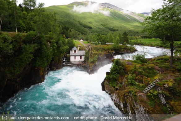 Moulin à eau sur la rivière des trolls