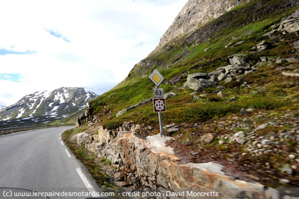 Le panneau de la route 63 des Trolls