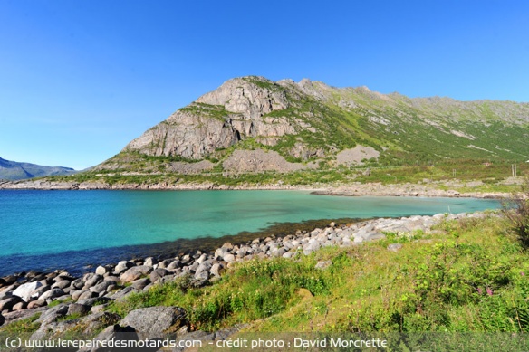 Plage de sable fin a Haukland aux lofoten