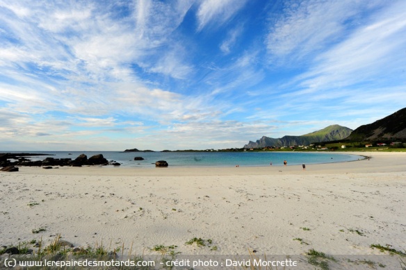 Plage de sable fin de Ramberg sur les îles Lofoten