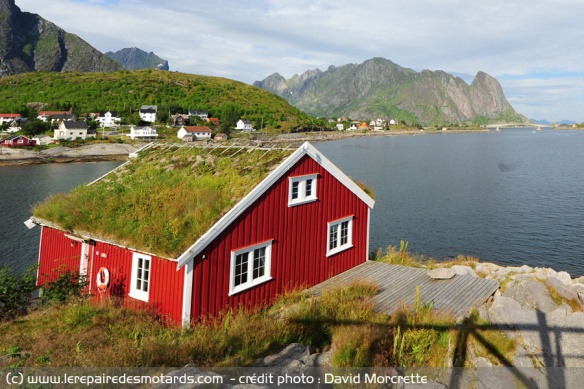 les rorbuer traditionnels dans les iles Lofoten