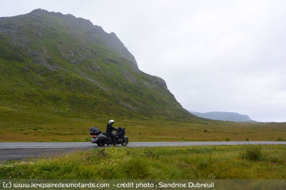 Route de montagne sur les Lofoten