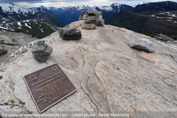 La route qui mène au point de vue Dalsnibba