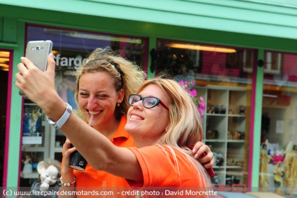 Selfie dans la rue colorée de Stavanger