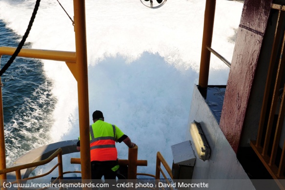 Les remous du sillage du Ferry Fjordline Express