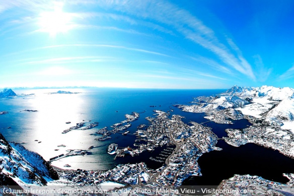 Svolvaer sur les îles Lofoten en hiver