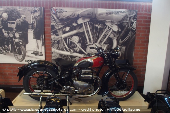 Musée National de la Moto de Birmingham, motos et archives
