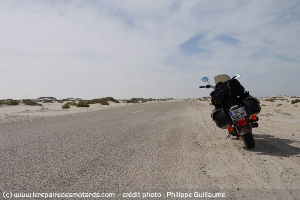 sable sur la route du Paris Dakar en plein Sahara