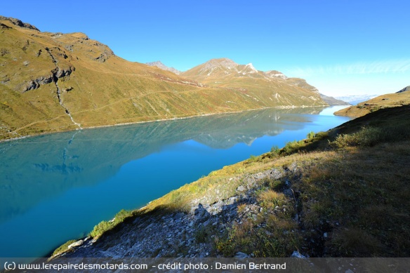 La retenue d'eau du barrage de Moiry